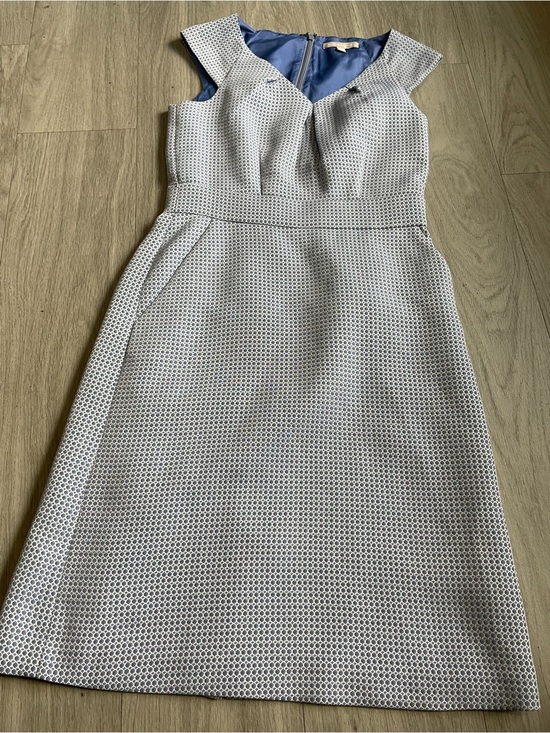 Banana Republic Dresses & Skirts - Banana Republic White and Blue Textured Midi Dress